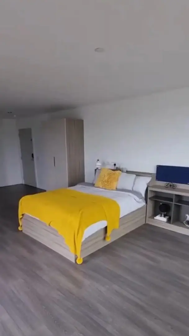 謝菲爾德studio 樓下就是奶茶店 步行呆萌樓