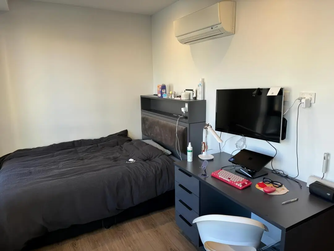 墨大對面竟還有帶陽台的studio？？