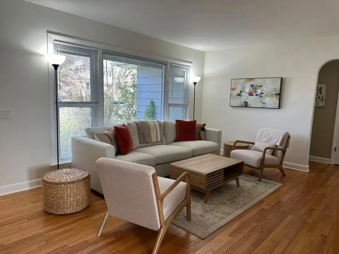 UWM麥迪遜的1b1b，採光好獨衛帶洗烘～