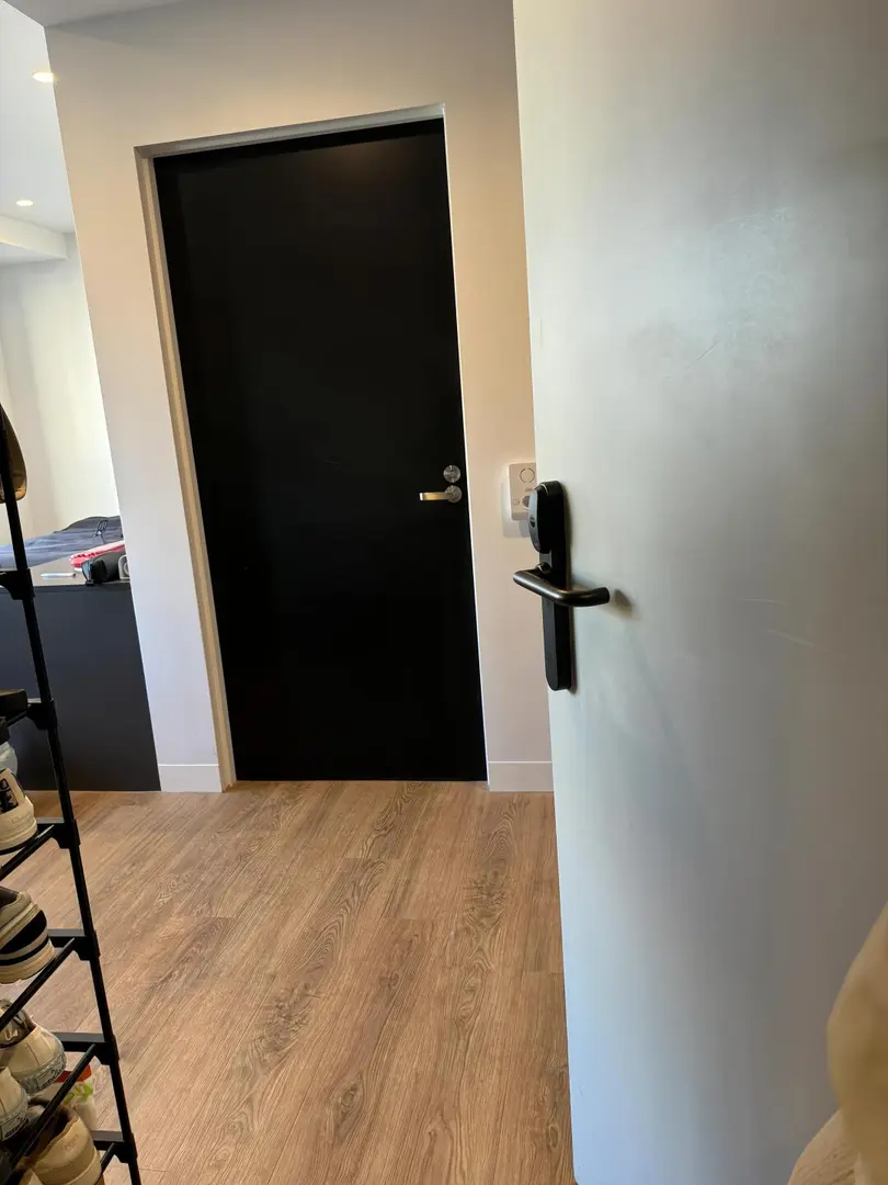 墨大對面竟還有帶陽台的studio？？