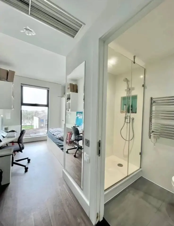 🏊倫敦租房｜首家恆溫泳池學生公寓來啦！