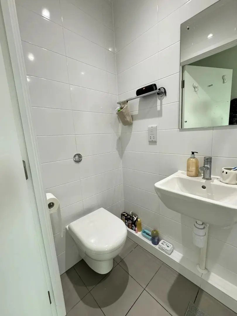 倫敦低價出單間 可小🔪租期cover者優先