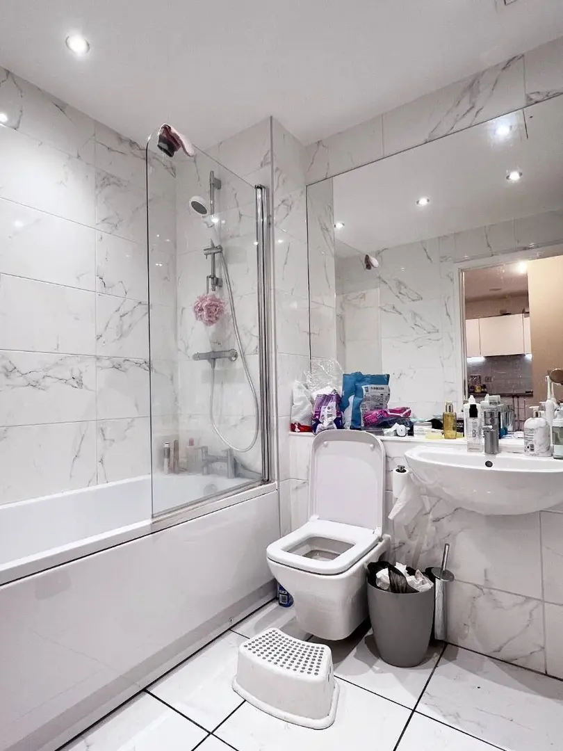 伯明罕撿漏 273pw學校附近1b1b 還能倆人住