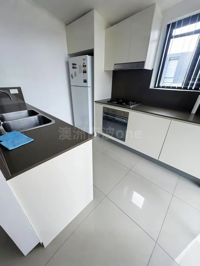 雪梨帶露台2b2b帶房拼室友 長租優先