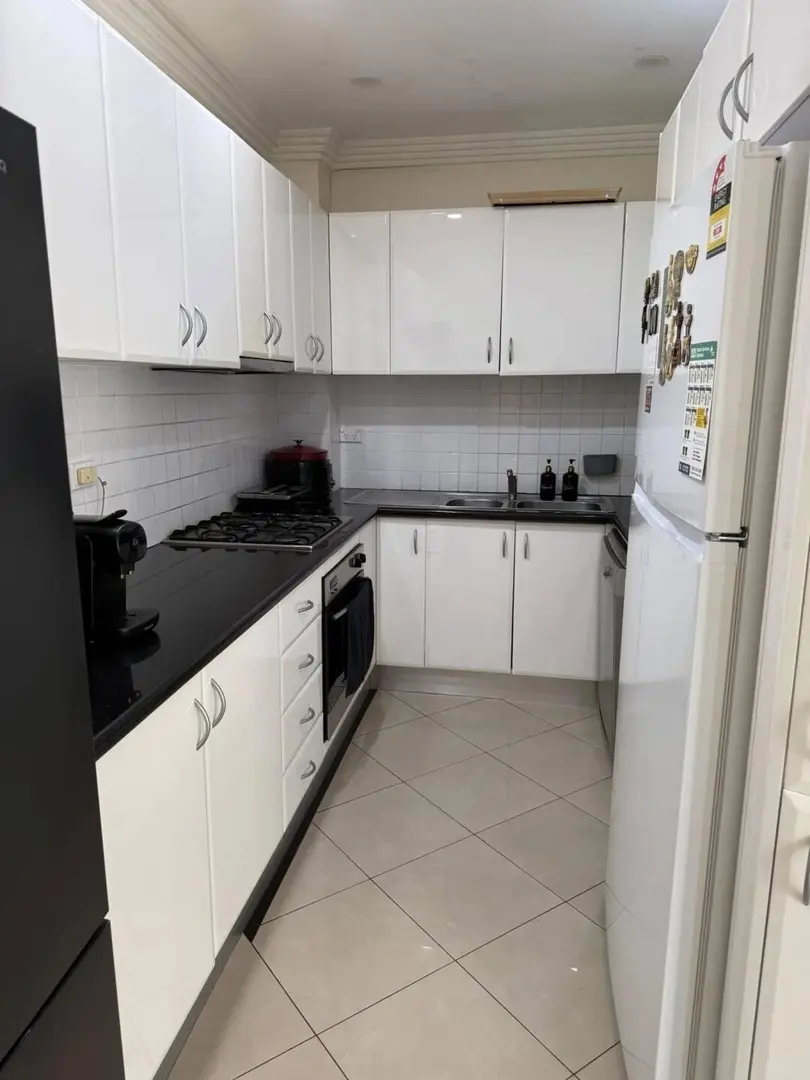 UCL可直達｜一區帶空調家具｜溫馨1b急招租～