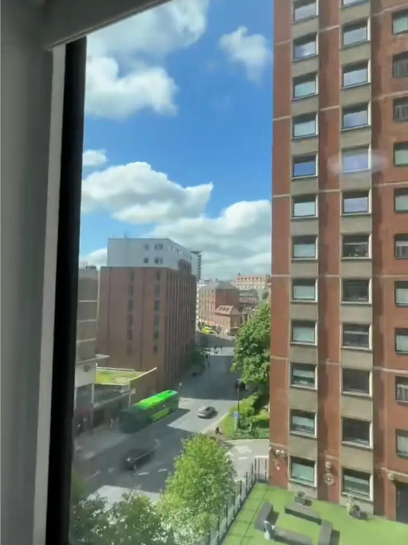 布里斯托高楼层studio，市中心近学校