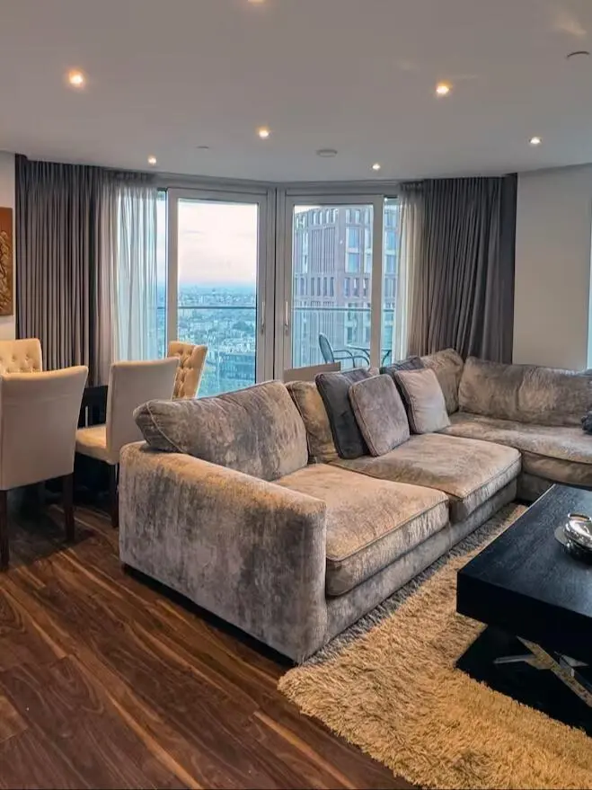 倫敦溫布利超大2b2b，8月可住！