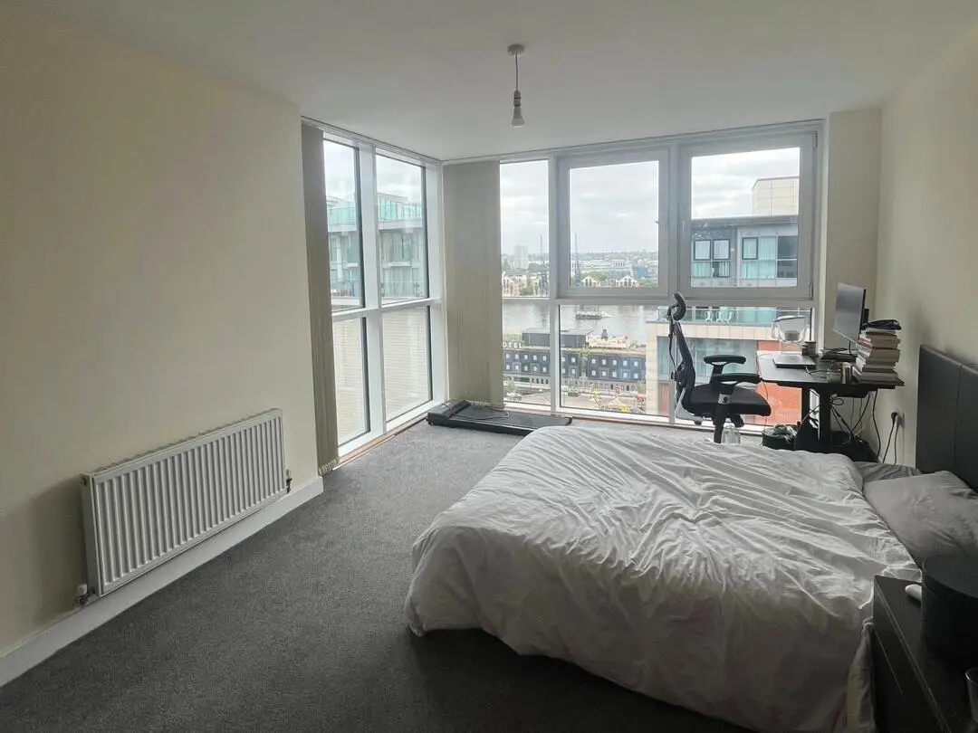 布里斯托找人接手我住了一年的2b2b