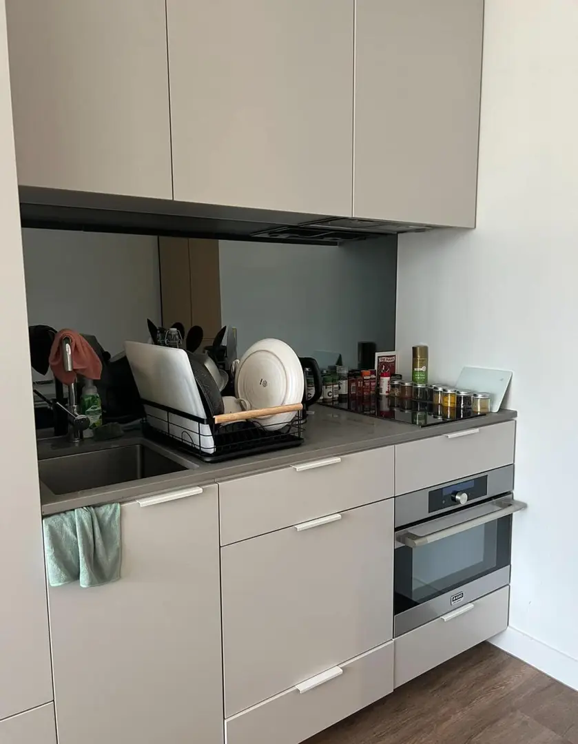 墨爾本蹲兩個室友，帶陽台，包bill～近墨大