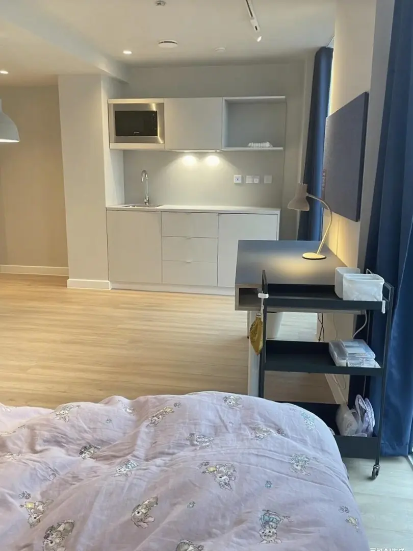 利茲大學旁200pw的studio還30m²誒