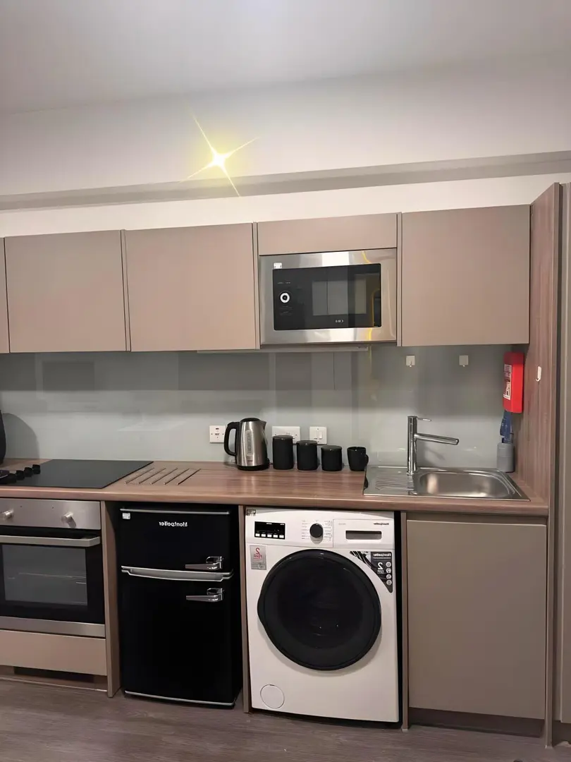 利茲大學開局｜200胖還包bills的studio