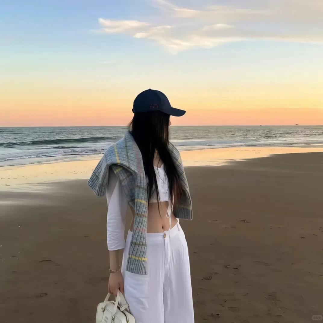 🇬🇧蹲在倫敦路邊吃東西的🐿️好可愛