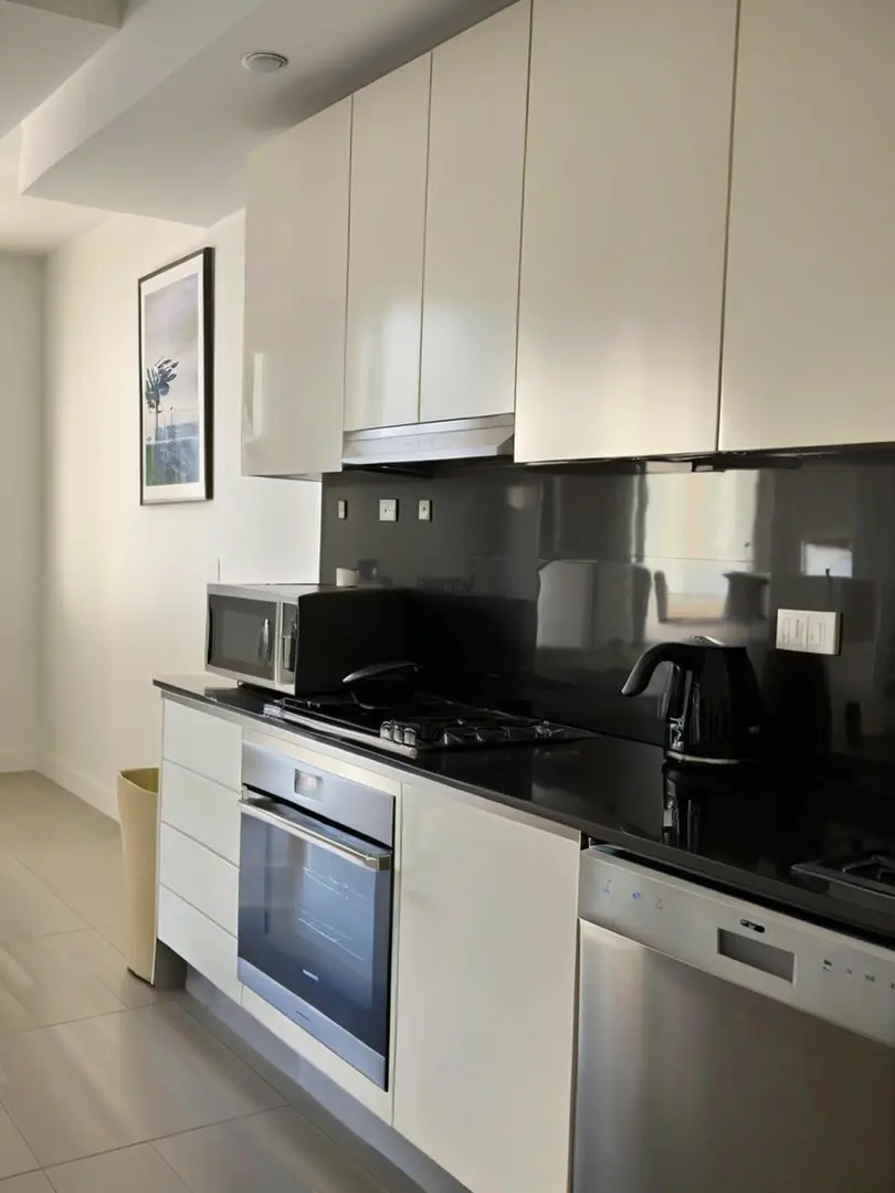 雪梨大落地窗1b｜ 有人接手這間漂亮小屋嗎