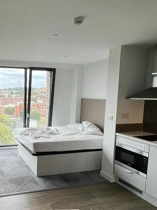 伯明罕大學25fall，包bill獨衛蹲全女生室友