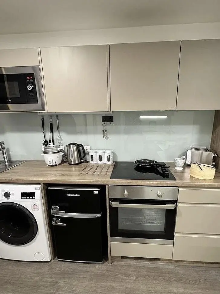 華威走路900米｜一個人住studio太自由啦