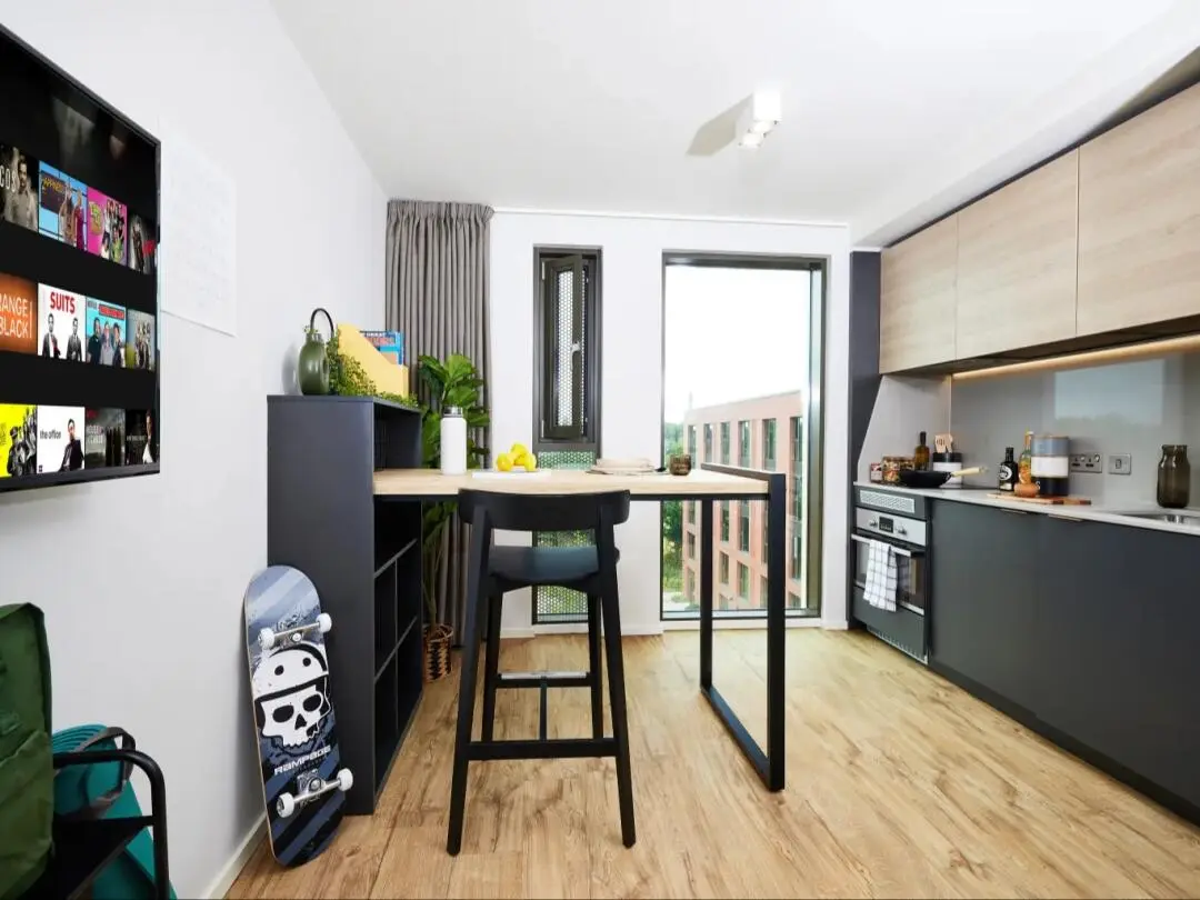 布里斯托低價出一間studio｜還包bills