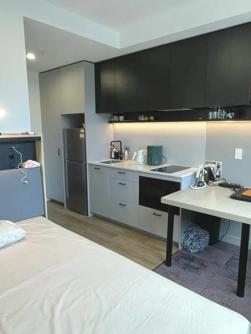 骨折價+雙窗studio！近墨大 語言班短租