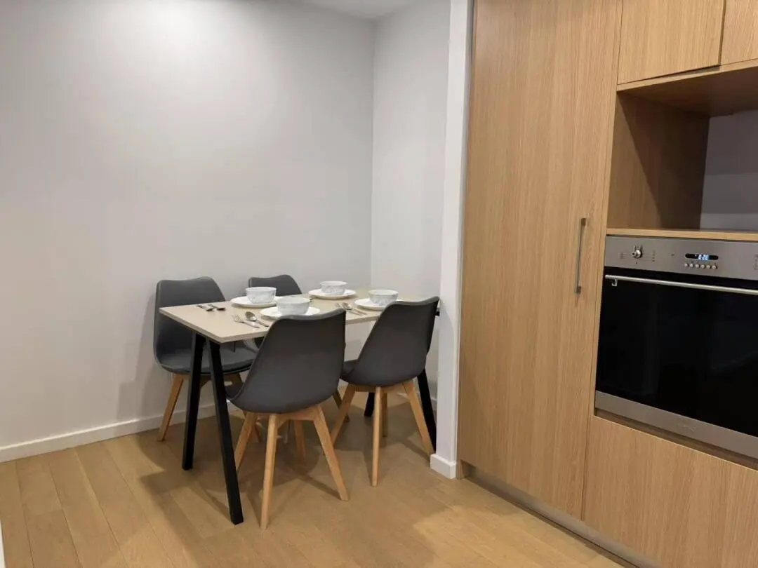 雪梨Zetland低價出帶陽台單間、可短租‼️