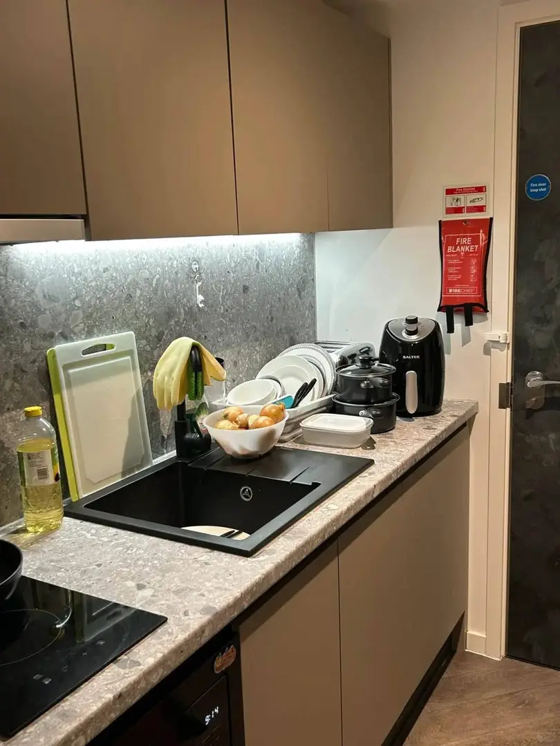 房東直租｜諾丁漢帶陽台studio