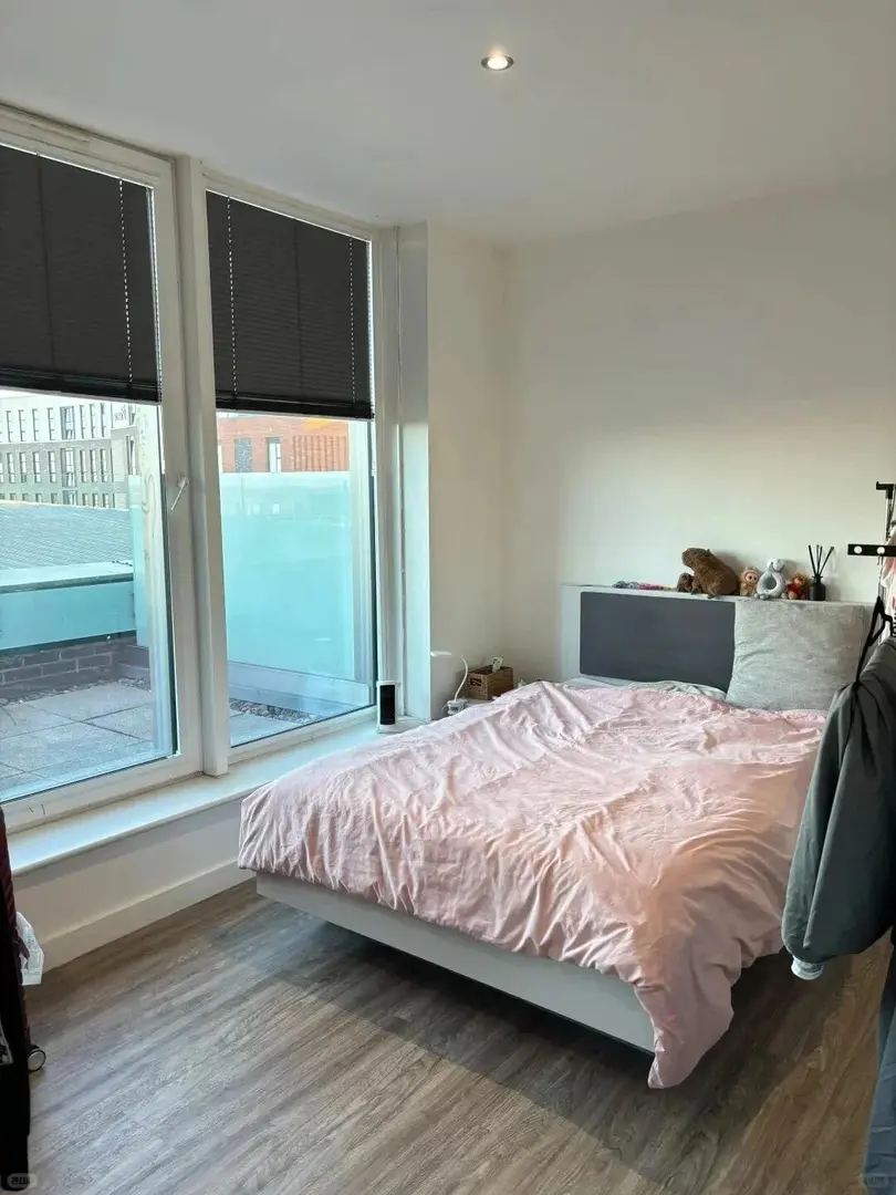 利茲大學附近帶小花園的1b1b，新公寓包bill