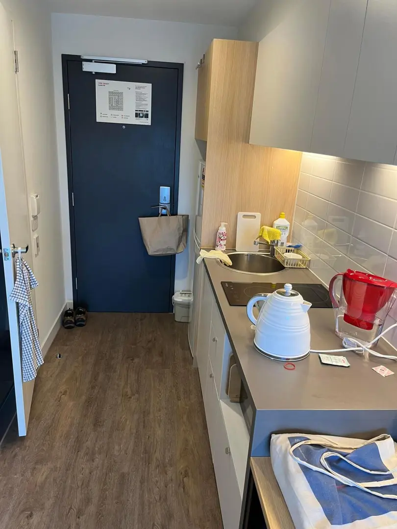 倫敦🇬🇧低價studio 落地窗+包bill