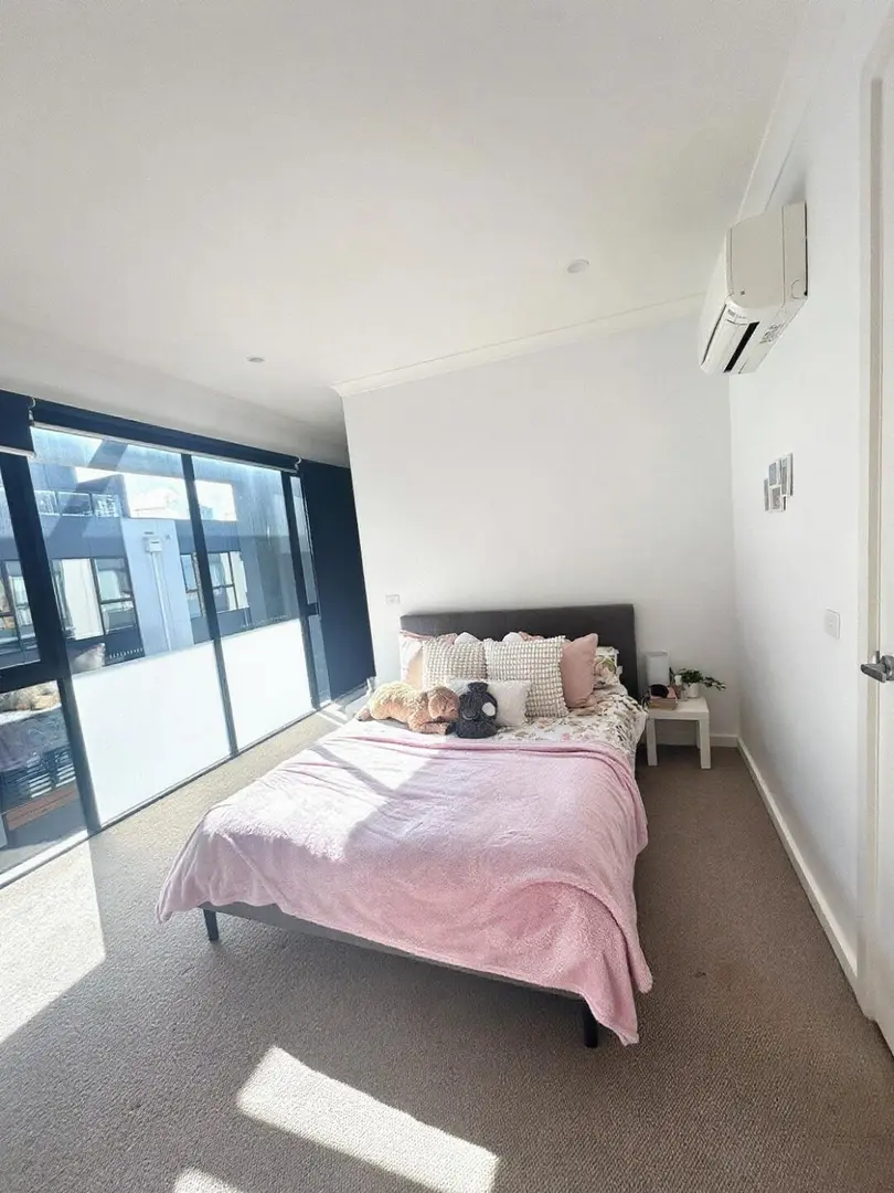 墨爾本city的1b1b🙏誠信找人接手～帶家具