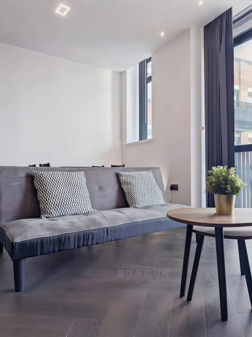 不是 謝菲這個高層好價1b怎麼沒人租😭