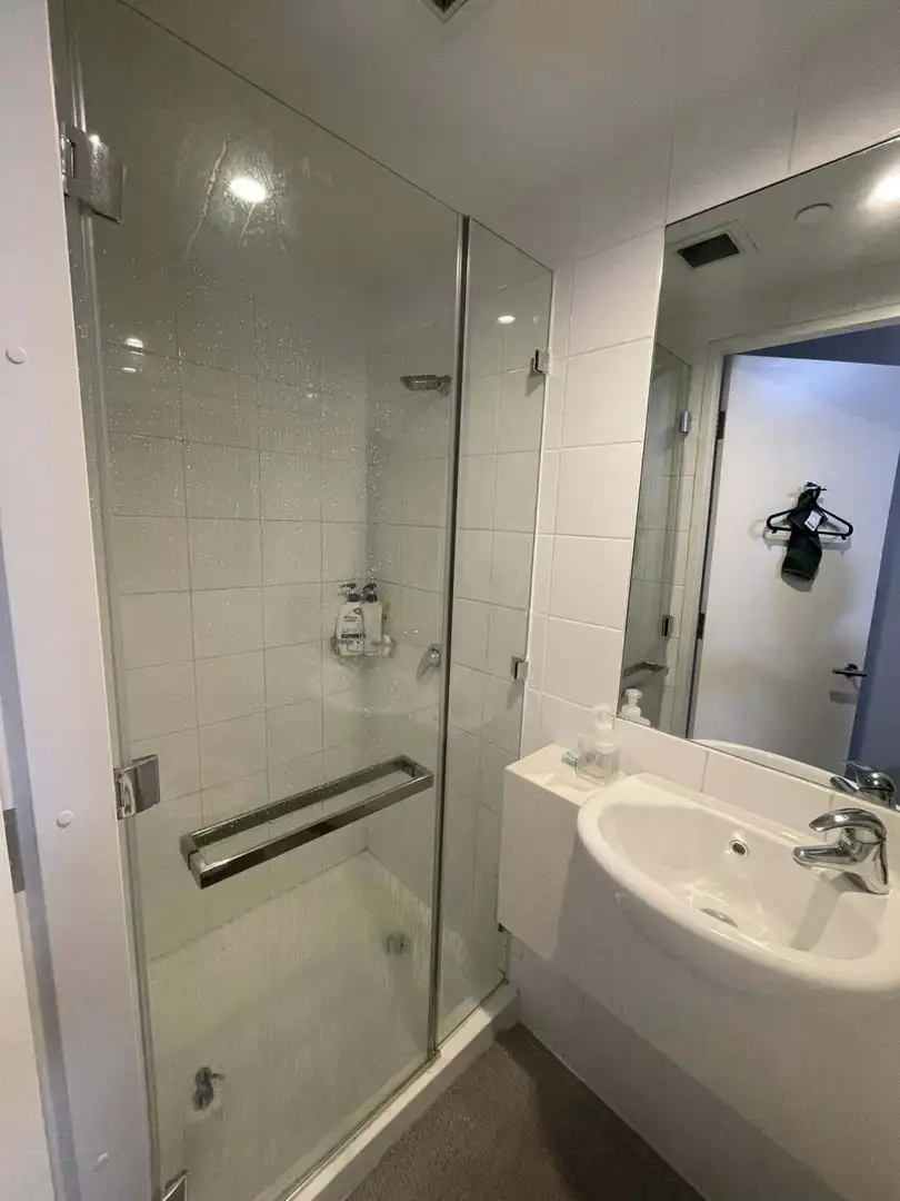 曼大步行🚶直達的studio 包bill