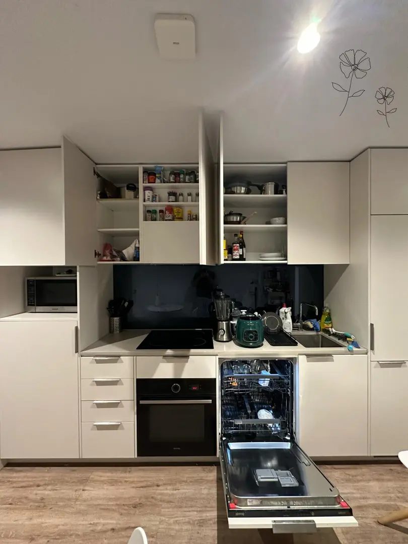 曼大對面studio找下一任租客～包bill