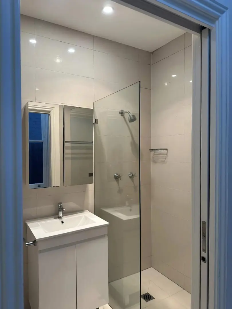 曼大門口｜帶家具包bill 房東直➗