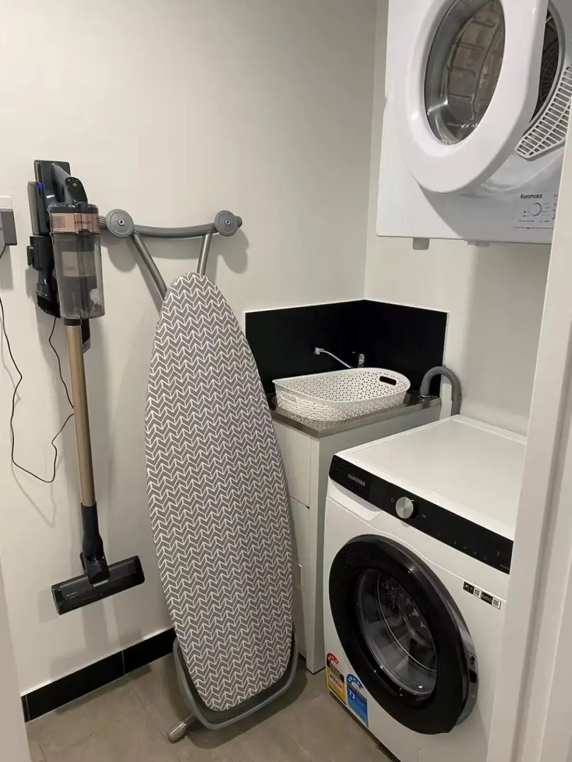 雪梨2b2b主臥找女室友～帶家具可🔪