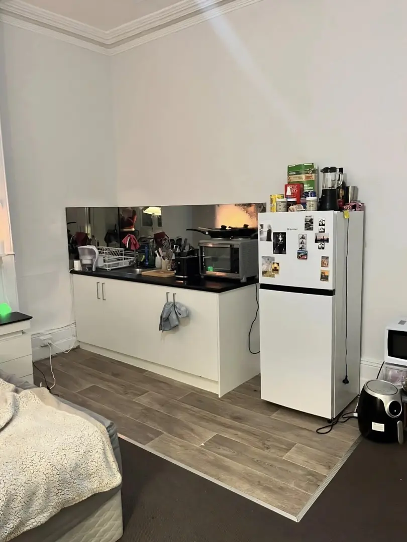 曼大門口｜帶家具包bill 房東直➗