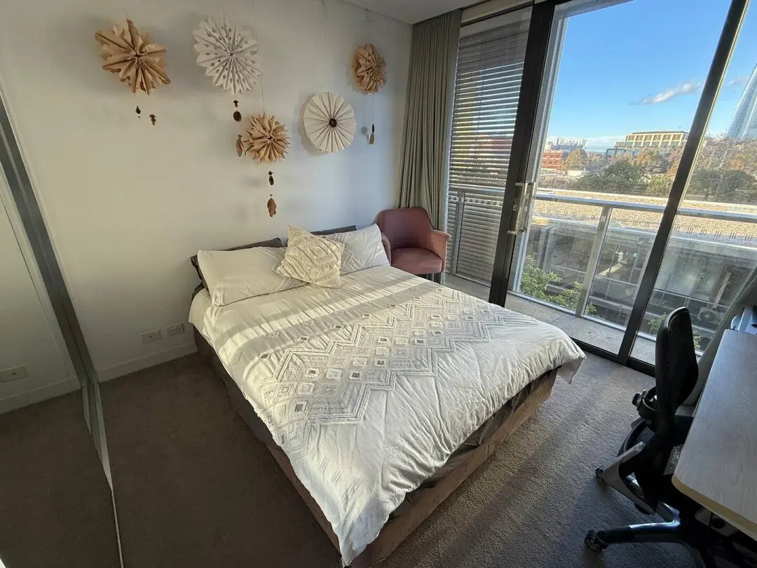 雪梨轉租 1b1b，可議價，帶大窗～
