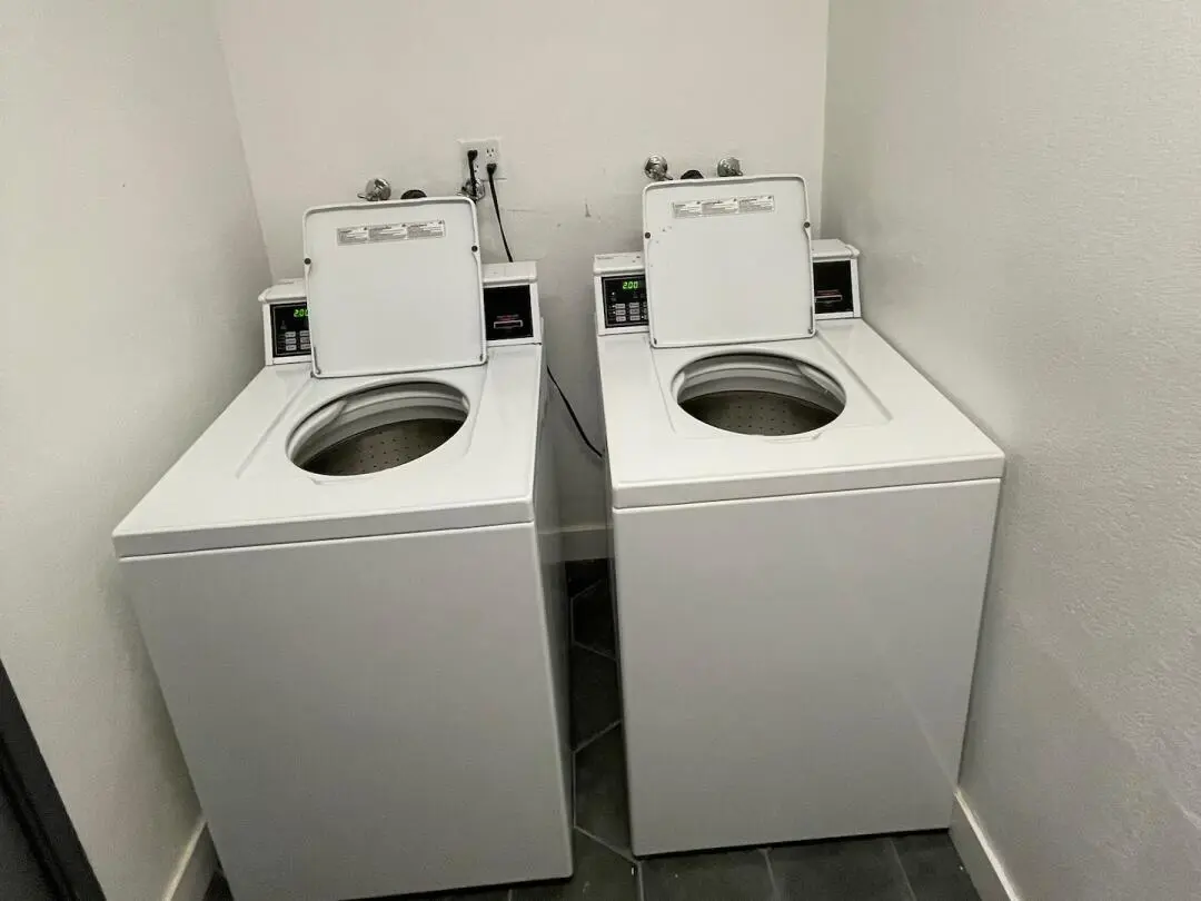 洛杉磯UCLA｜低價2b找女室友｜帶陽台、洗烘