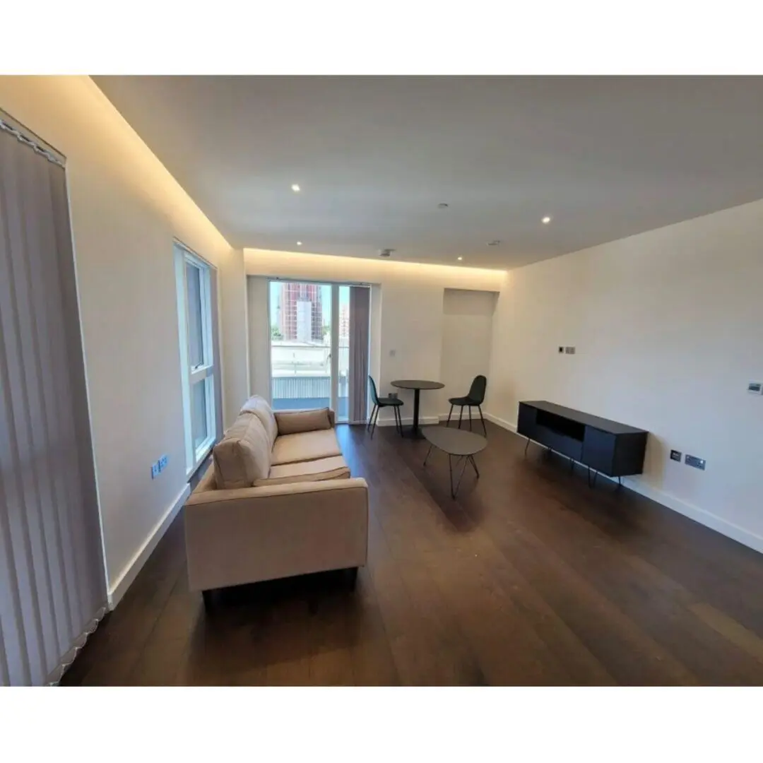 Vauxhall｜超棒房源！帶陽台&落地窗