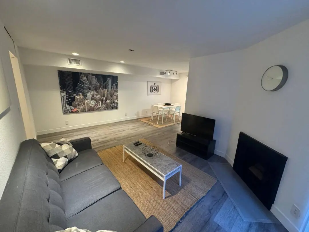 洛杉磯UCLA｜低價2b找女室友｜帶陽台、洗烘