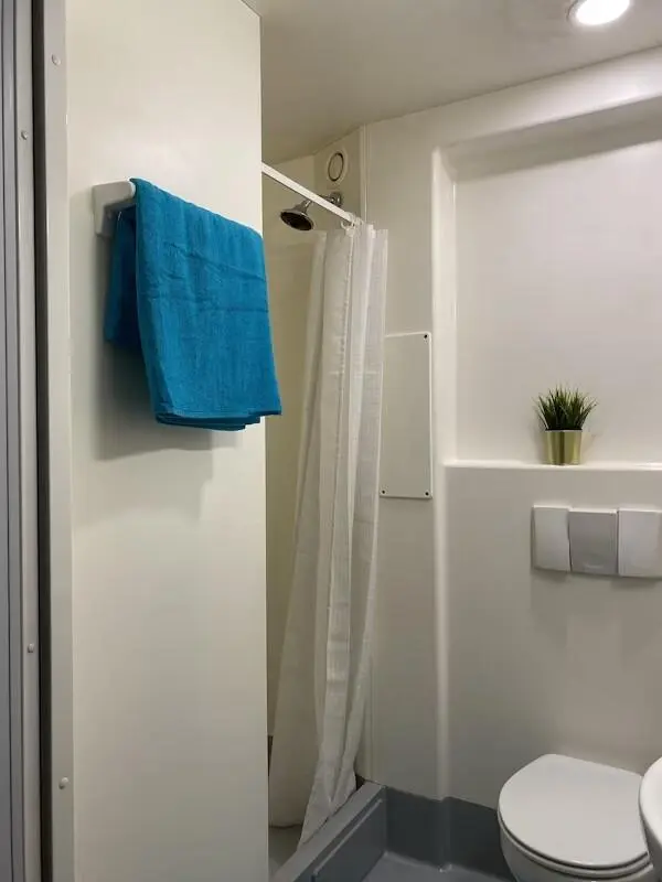 格拉斯哥｜急蹲室友｜包bill帶家具！！