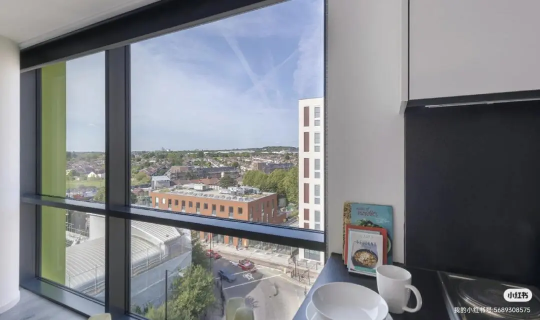 【KCL】400pw，安全乾淨，超市地鐵齊全！