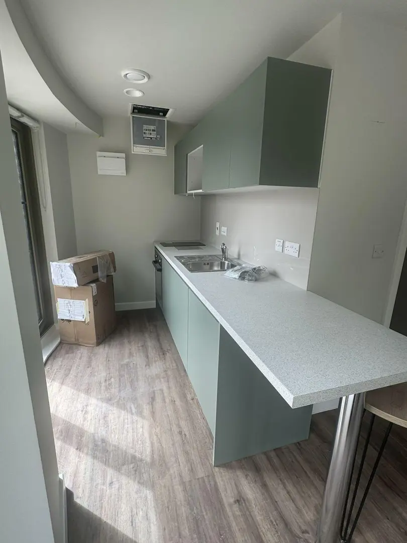 利茲大學旁新公寓，25fall正課轉租帶洗衣機