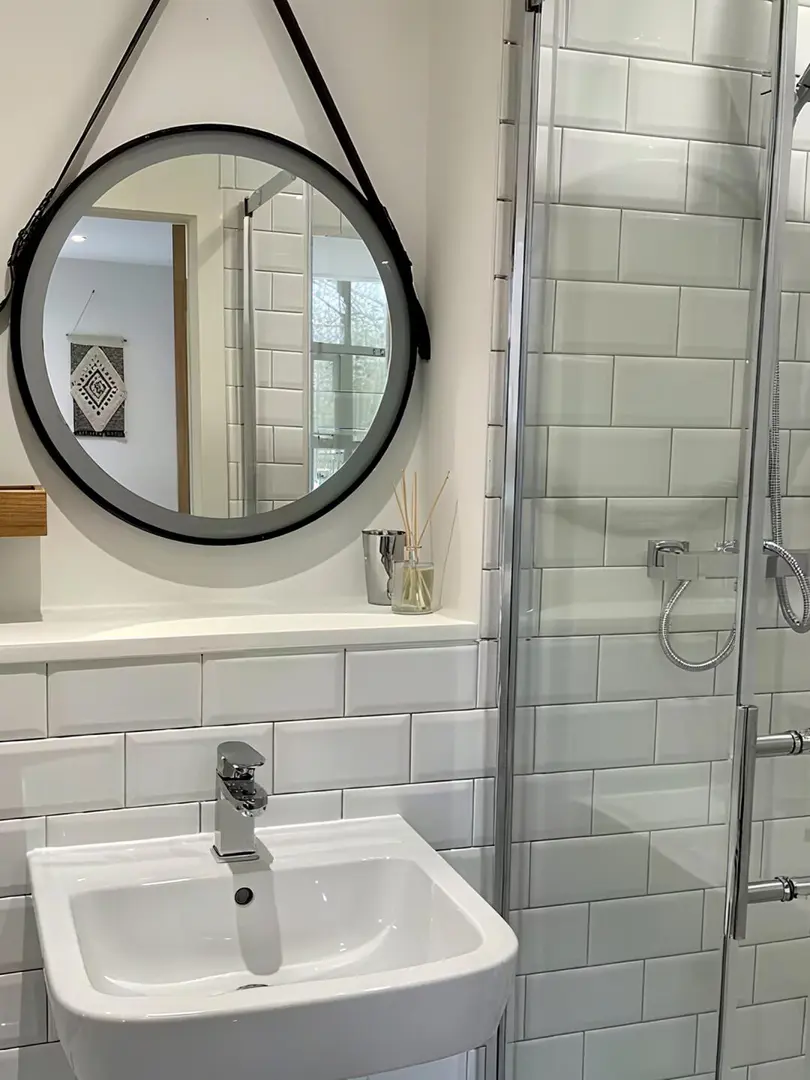 畢業回國 轉曼徹斯特2b2b 骨折價急❗️