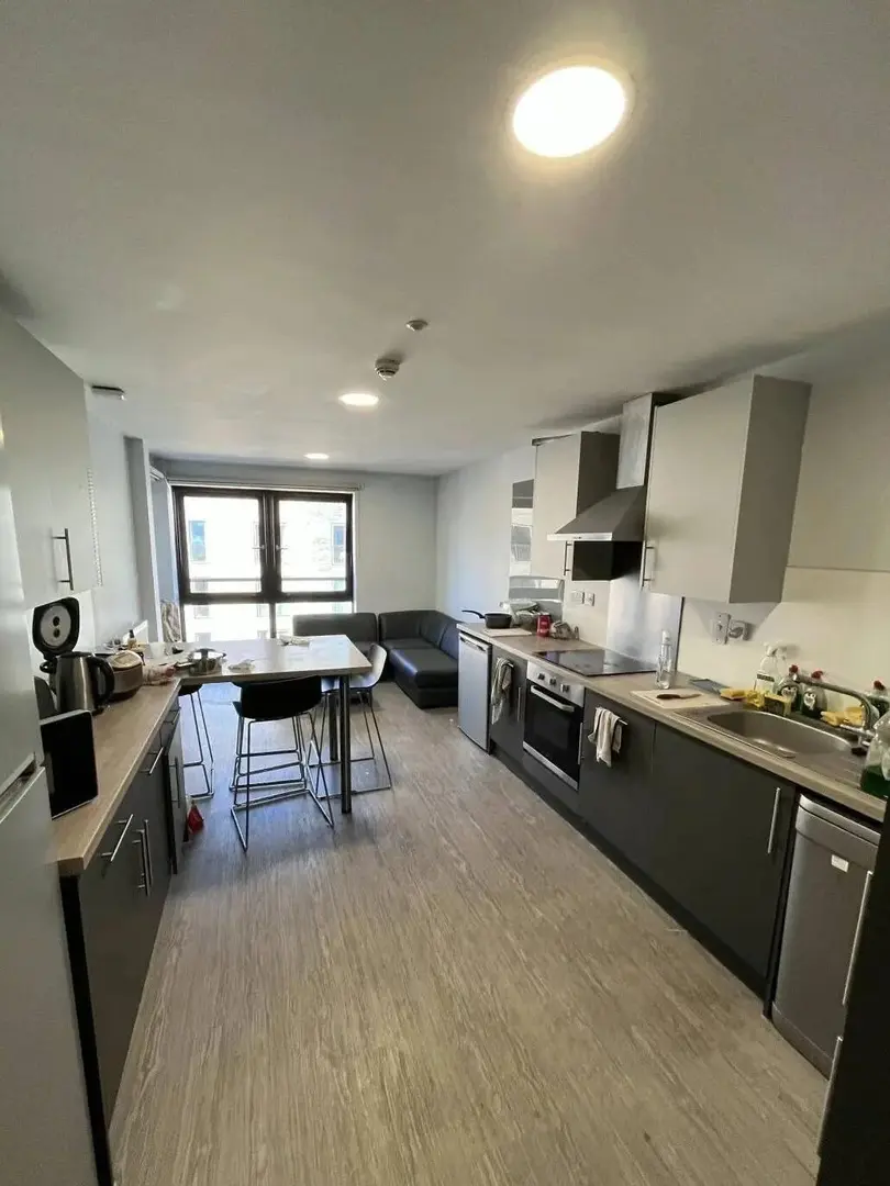 倫敦2xx單人間拼室友｜25min直達UCL‼️