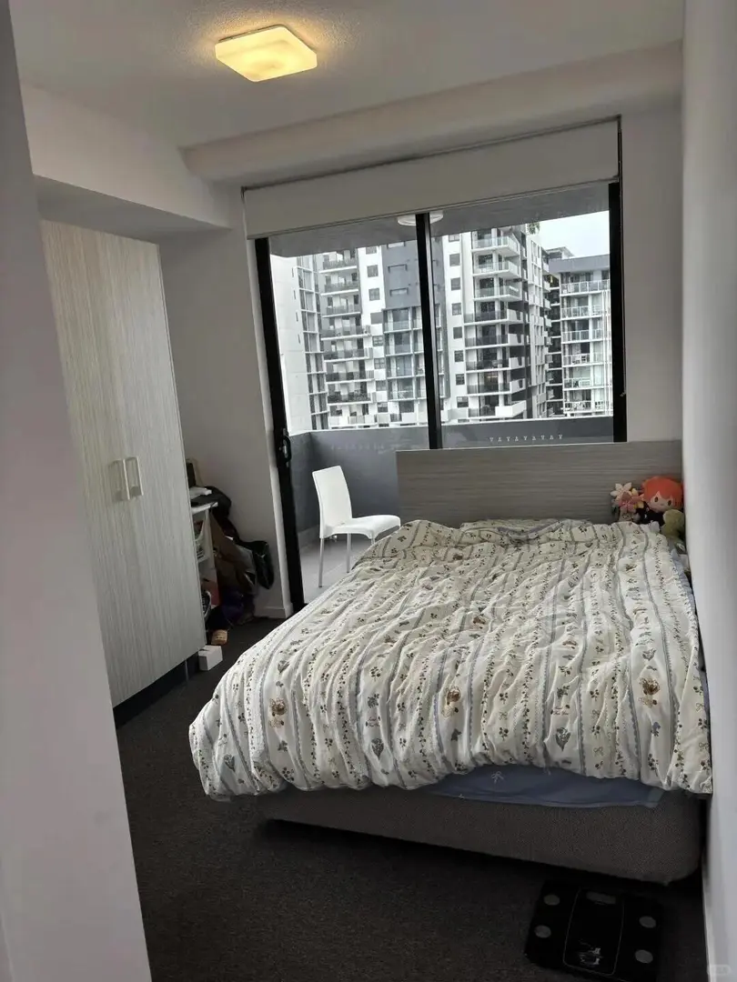 布里斯班26s1出一個帶陽台的合租！