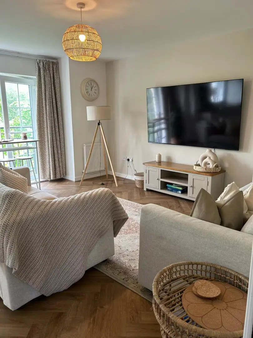 低價300➕轉倫敦｜2b｜房東直租帶家具！