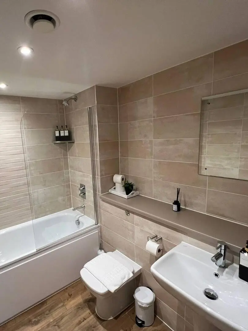 倫敦漂亮1b1b，著急找人接手中🥹