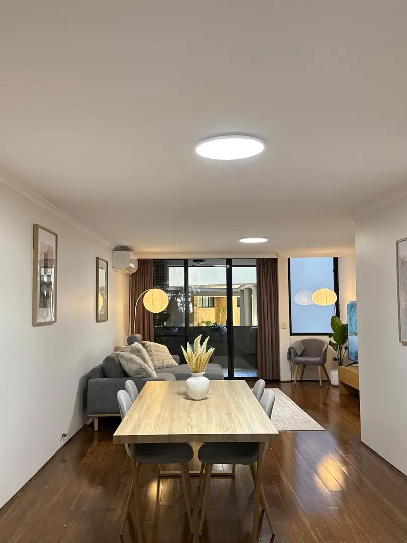 幫朋友轉雪梨落地窗1b1b 近學校