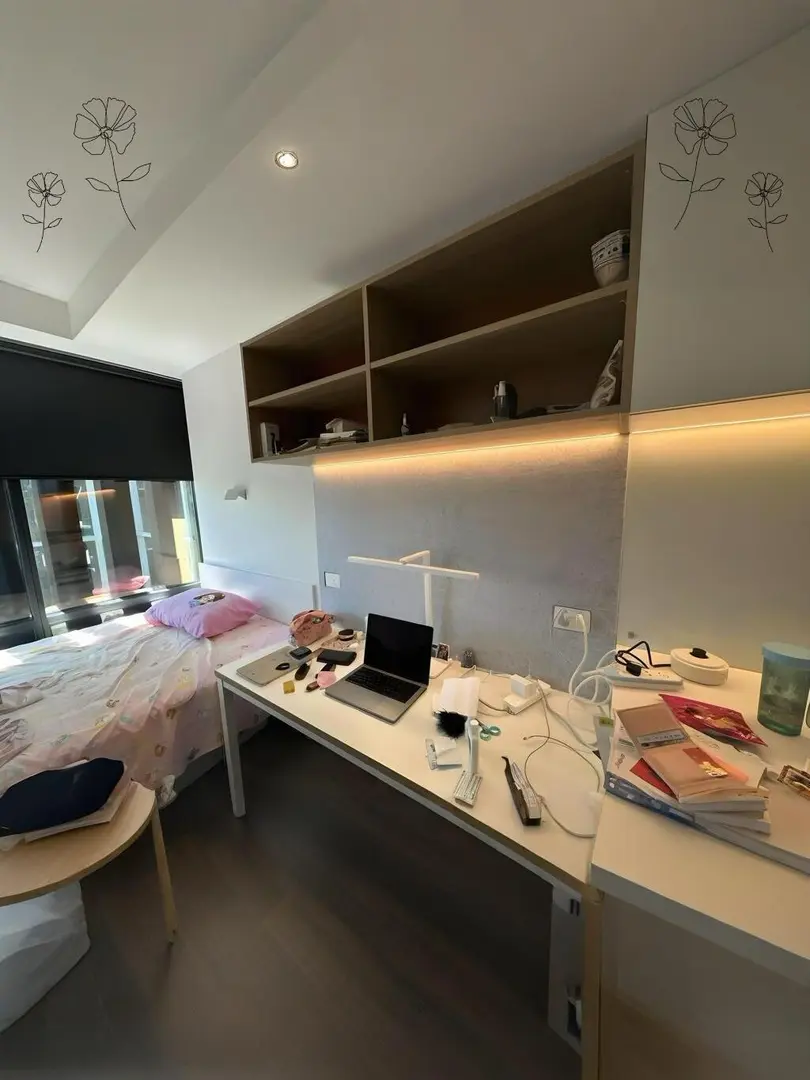 利茲大學開局，帶洗烘機的studio包bill