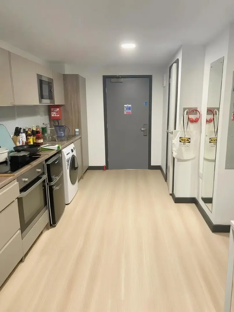 9🈷️急轉❗️格拉斯哥大面積studio 帶空調