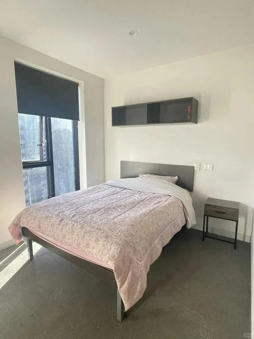 伯明罕大學門口200胖studio包bill沒刪就在