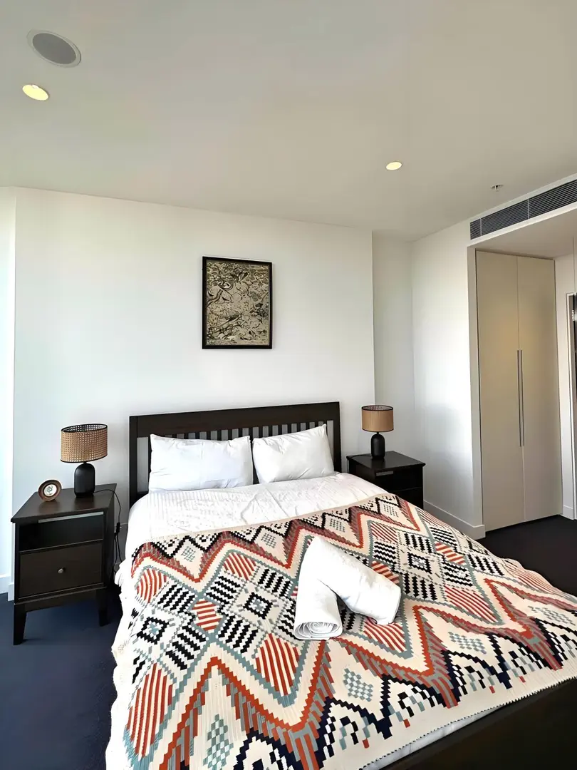 幫朋友轉雪梨落地窗1b1b 近學校