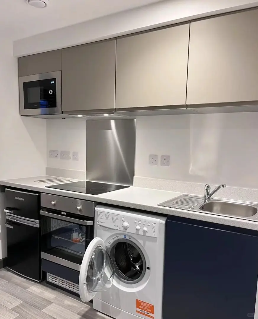 華威大學旁邊209pw的studio帶洗衣機還20m²